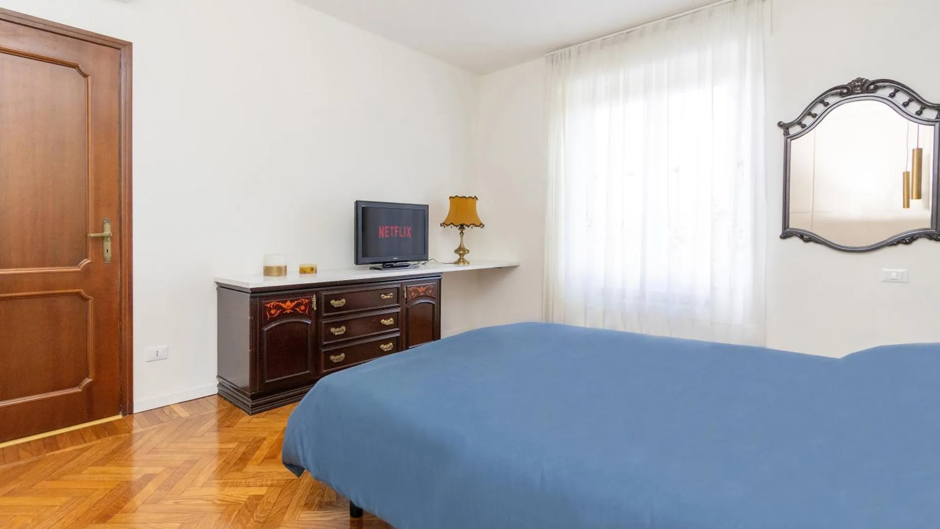 Modern Suite With Balcony And Park View 米兰