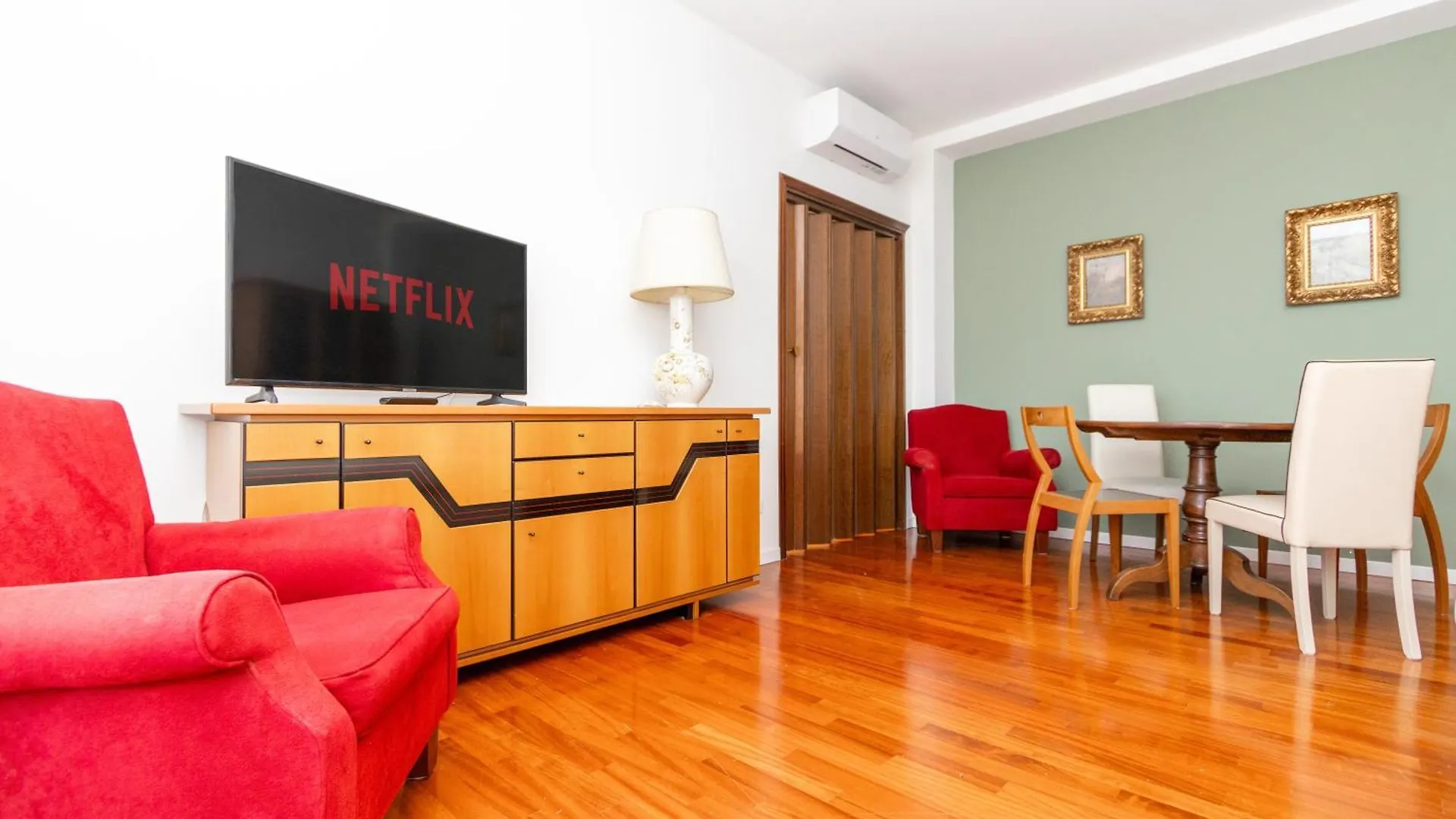 Modern Suite With Balcony And Park View 米兰 公寓