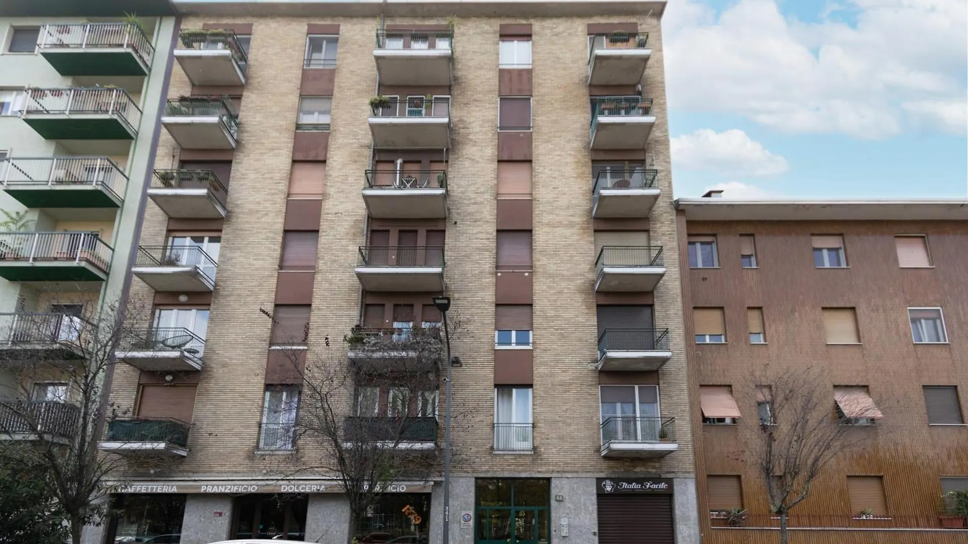 Modern Suite With Balcony And Park View Milano
