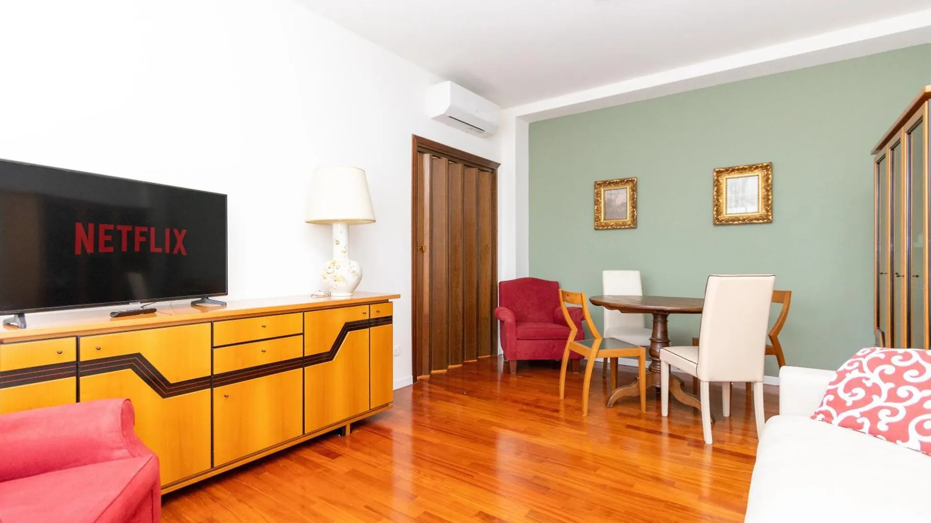 Lejlighed Modern Suite With Balcony And Park View Milano Italien