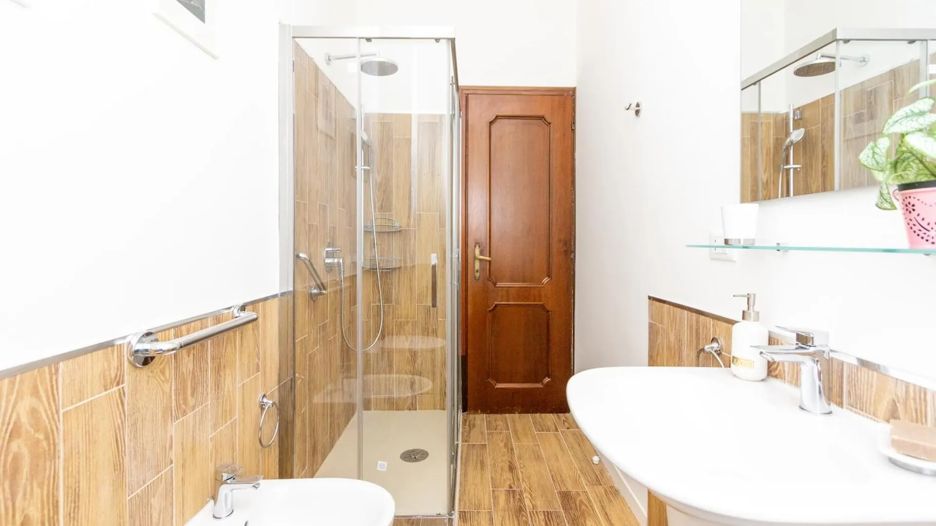 Modern Suite With Balcony And Park View Mediolan Włochy
